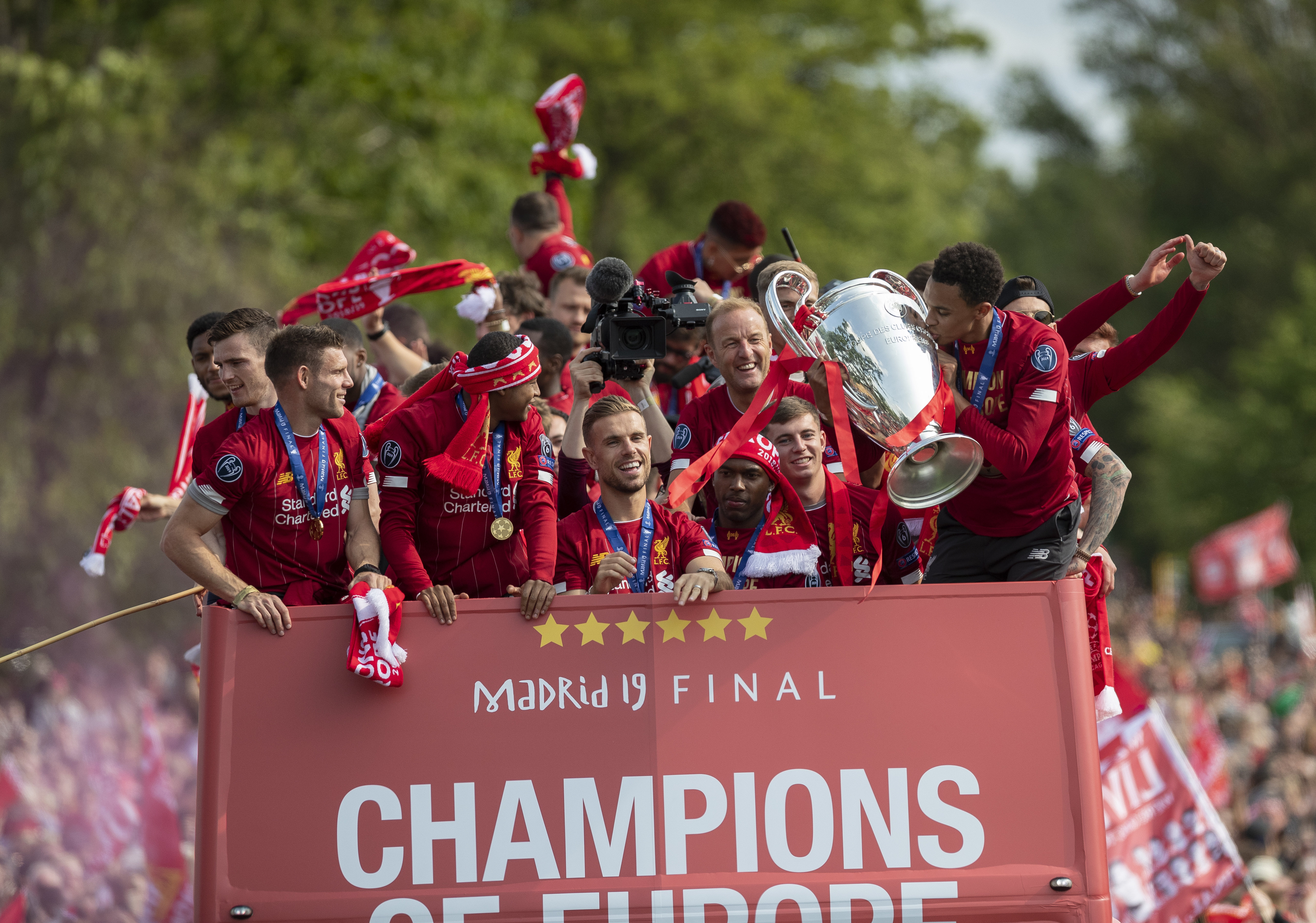 C罗本世纪左脚进球数位列第五，也是前十中唯一的非左脚球员（C罗本世纪左脚进球数第5，前十中唯一的非左脚球员）