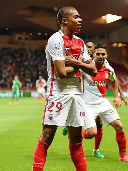 库尔图瓦：阿隆索与我们关系很好，亚马尔的言论反而激励我们（库尔图瓦：我们与阿隆索关系融洽，亚马尔的言论反倒成了动力）