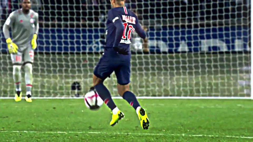 费内巴切门将利瓦科维奇自租借加盟赫罗纳以来，还没...（租借转投赫罗纳后，费内巴切门将利瓦科维奇至今仍未…）