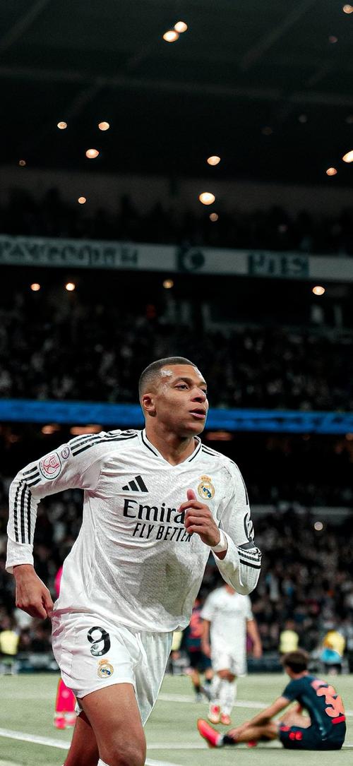 海牛祝贺重庆铜梁龙冲超：愿贵部在2026赛季中超中争创佳绩（海牛恭贺重庆铜梁龙升入中超，预祝贵队2026赛季再创佳绩）