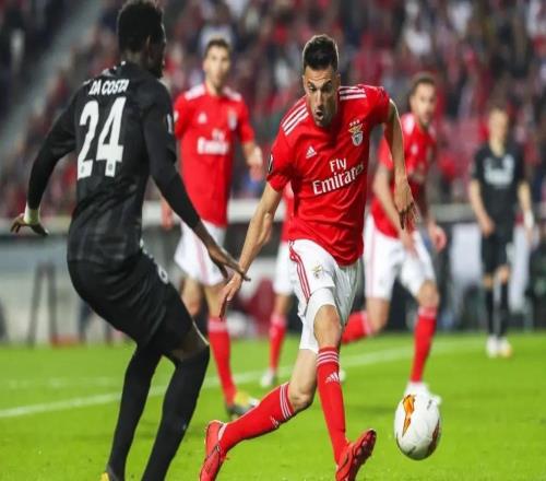 弗里克：佩德里只是有点累；德容生病了所以我们让他回家休息（弗里克：佩德里只是疲劳，德容因病已回家休养）