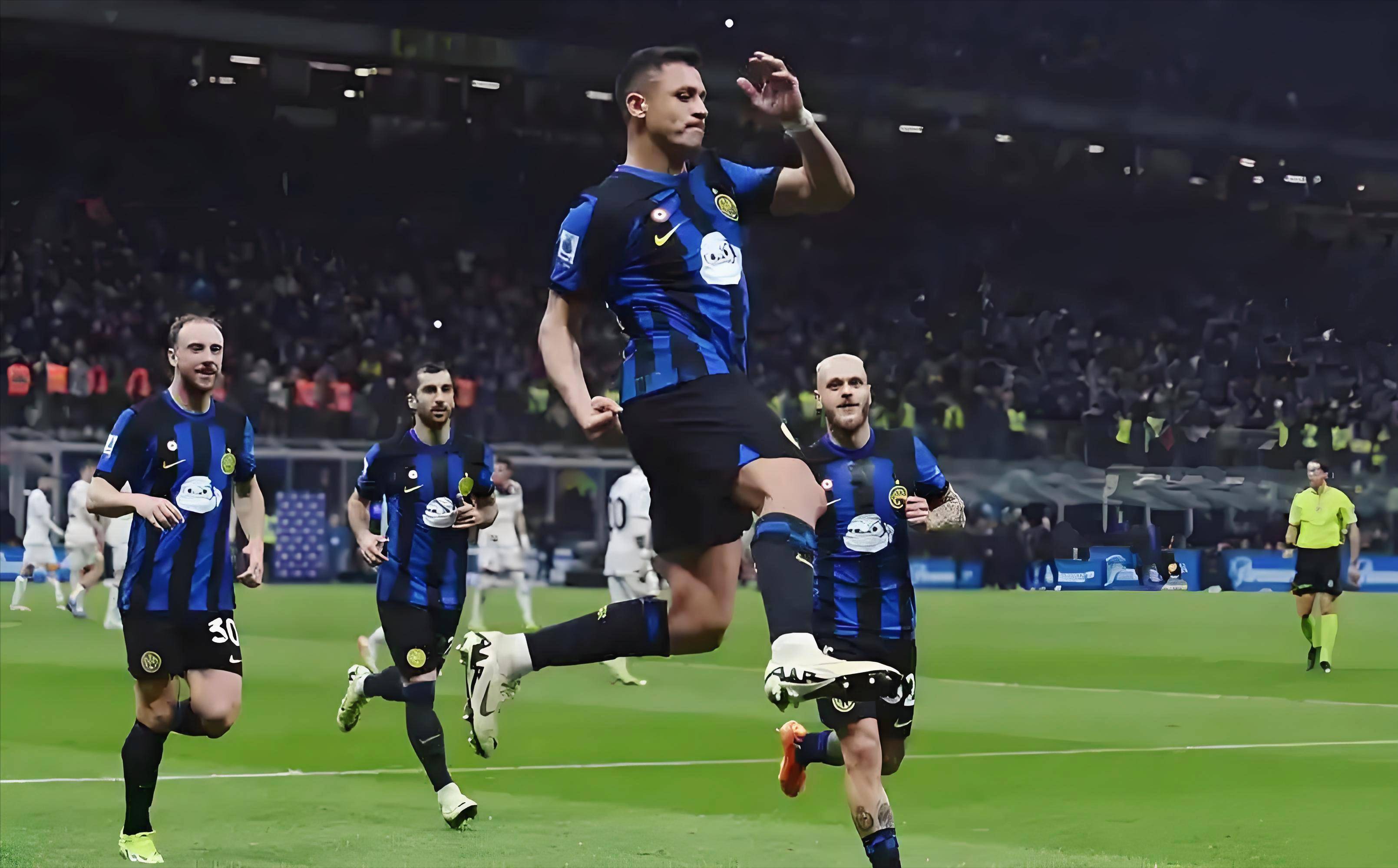 卡拉格：斯凯利是天才球员，对他未入选英格兰大名单感到惊讶（卡拉格盛赞斯凯利天赋异禀，惊讶其无缘英格兰大名单）