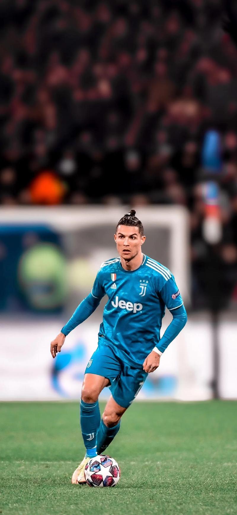 他真把足球踢成艺术了（他用脚步谱写足球的艺术）