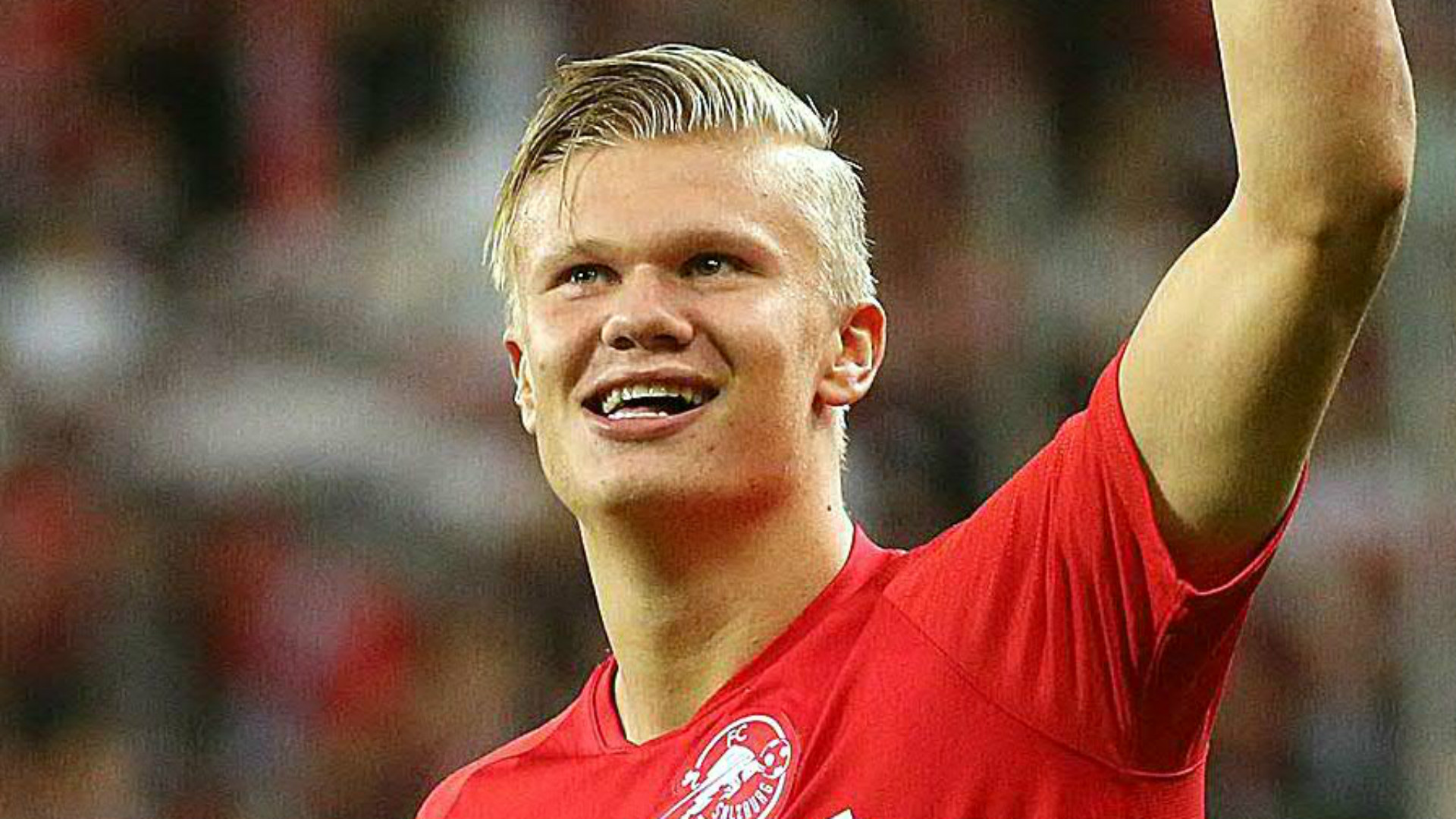 乔治娜点赞安东内拉庆祝梅西夺冠帖子，引发球迷热议（乔治娜点赞安东内拉庆祝梅西夺冠发文，球迷热议不断）