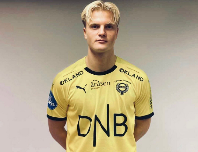 图片报：法兰克福队医私下为对手球员治疗，现已被开除（图片报：法兰克福队医暗中为对手球员治疗，已遭解雇）