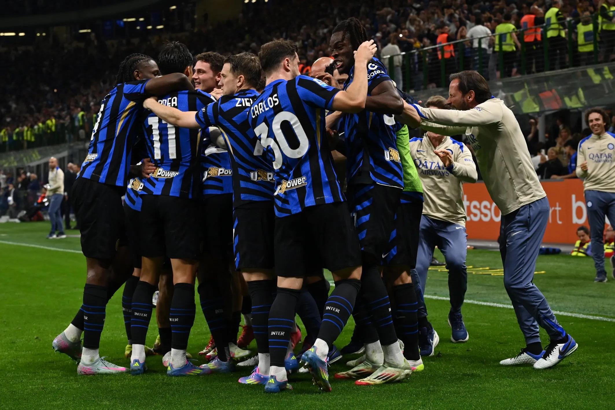 0-2！3-2！费内巴切女排夺冠瓦尔加斯MVP博斯科维奇24分难救主（从0-2到3-2，费内巴切女排逆转封冠：瓦尔加斯当选MVP，博斯科维奇砍24分无力回天）