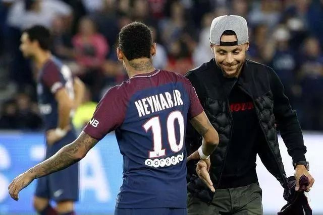 阿莱格里：意大利杯出局很遗憾，丢球时的防守本该做得更好（阿莱格里：意杯出局令人失望，丢球环节的防守应更到位）